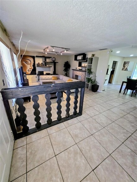 Foto del edificio - 14910 S River Dr