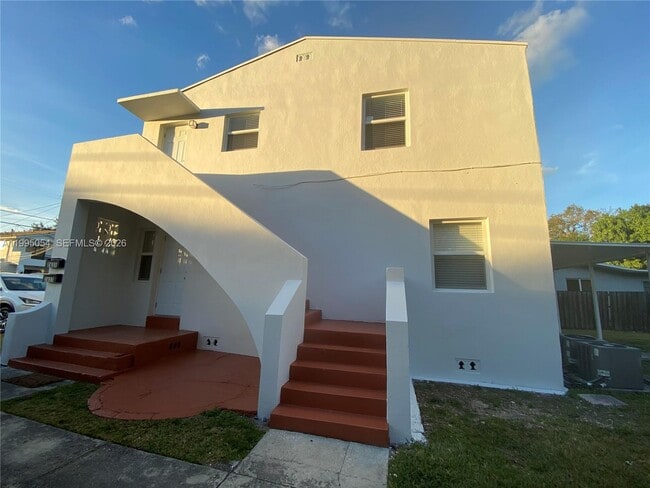 Foto del edificio - 2833 SW 38th Ave