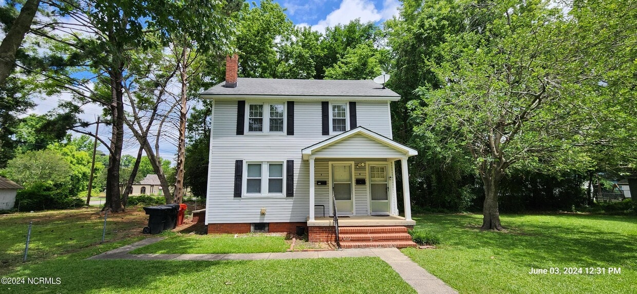 1112 W Colonial Ave Unit A, Elizabeth City, NC 27909 Room for Rent in