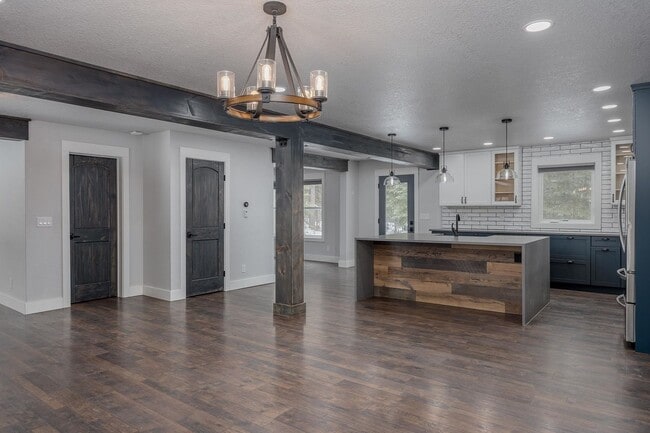 Building Photo - Century 21 Gold Rush - 3 bed, 2.5 bath House (North Pole)
