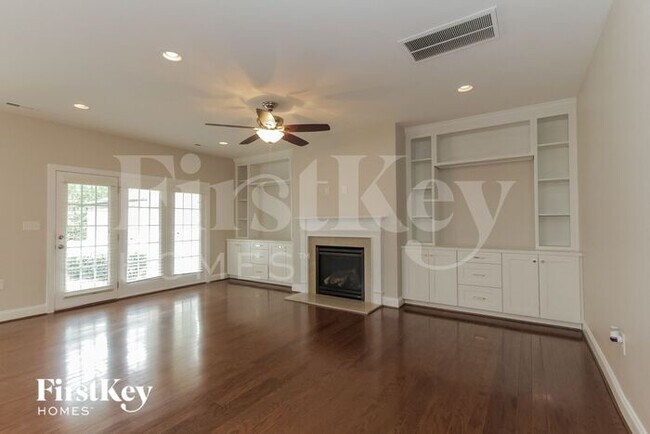 Building Photo - 7624 Cushing Dr
