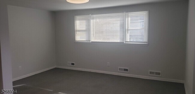 Building Photo - 46 Rockland Ave