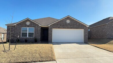 Building Photo - 9704 Laredo Ln