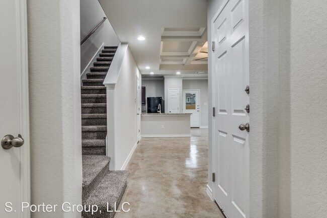 Building Photo - 8335 Breezy Cove