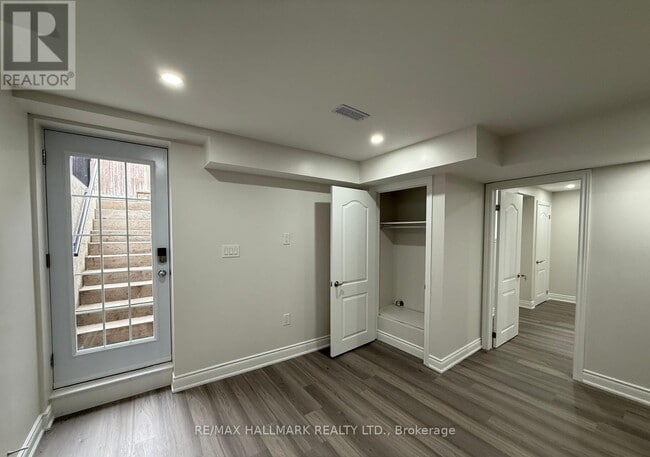 Photo du bâtiment - 429 Stringer Cir