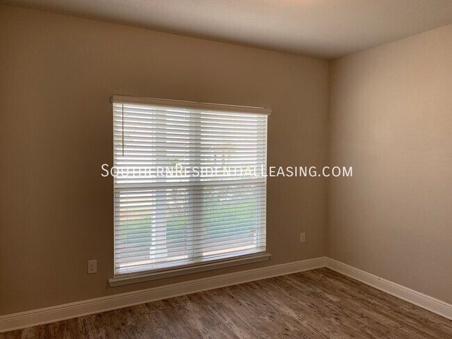 Building Photo - 113 Dusky Way