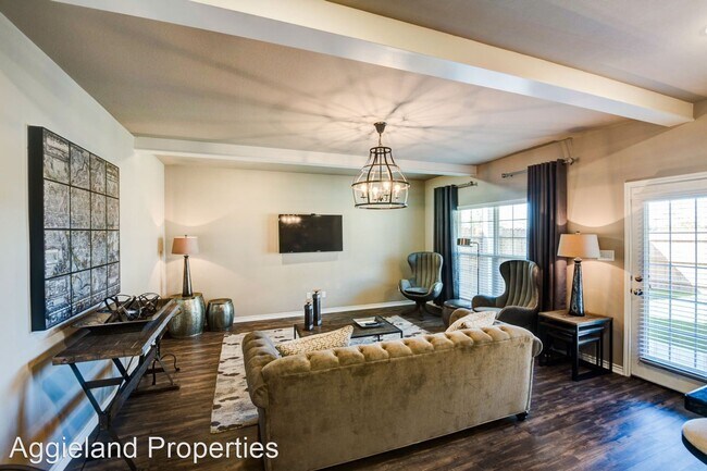 4 br, 4.5 bath House - 3509 Summerway Dr - 4
