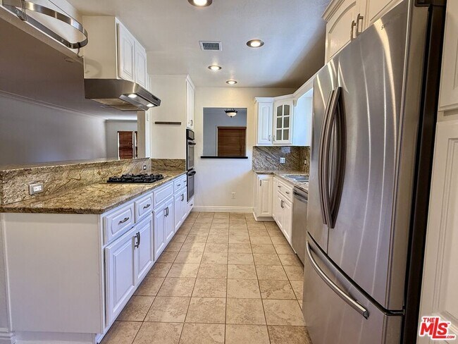 Foto del edificio - 6205 Gentry Ave