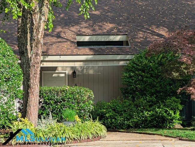 Building Photo - 4101 Five Oaks Dr