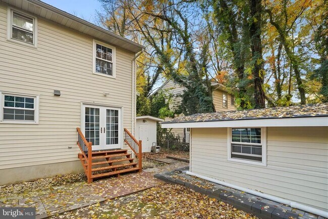 Foto del edificio - 1328 Dolley Madison Blvd