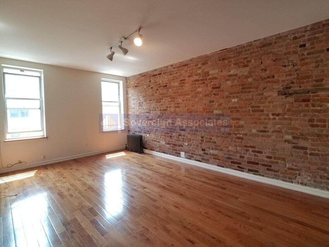 Foto principal - 707 W 171st St