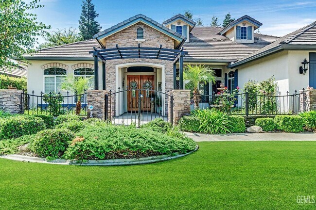 Foto del edificio - Brighton Estates Luxury 4-Bedroom Home wit...