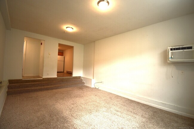 Foto del edificio - 949 Pleasant Valley Rd