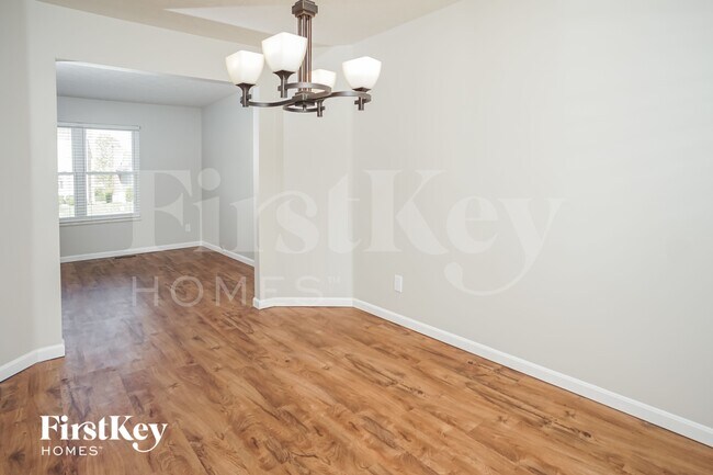 Foto del edificio - 935 Saffron Ln