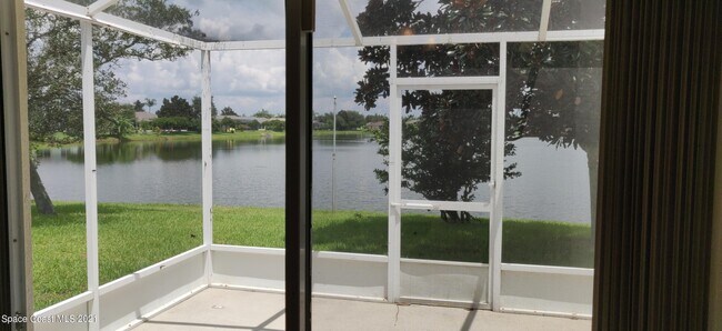 Foto del edificio - 2148 Caledonia Pl