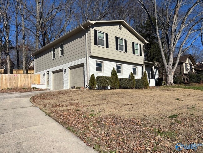 Foto del edificio - 1305 Hiwan Trail SE