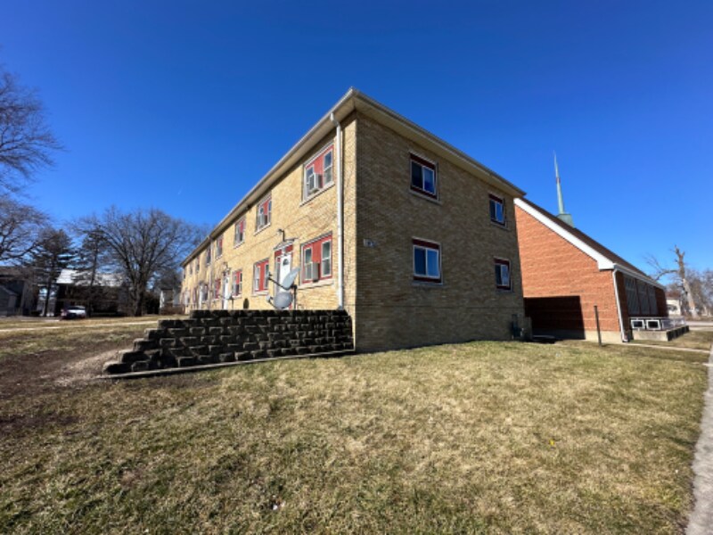 Primary Photo - 163 N Rosewood Ave