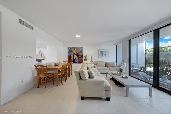 Foto del edificio - 265 Grapetree Dr