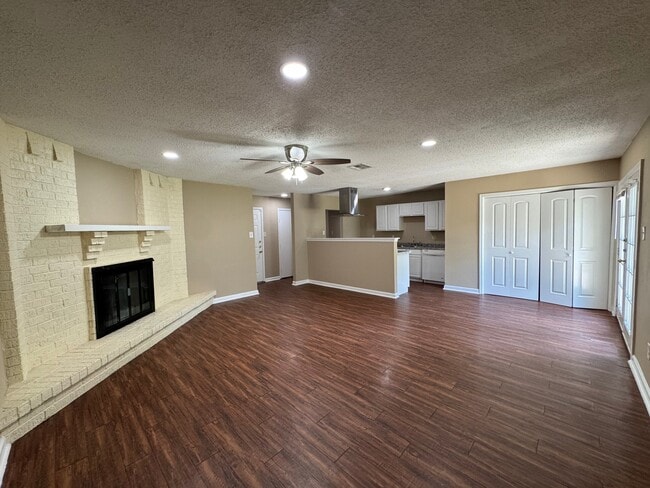 Photo - 17519 Poppy Trails Ln House