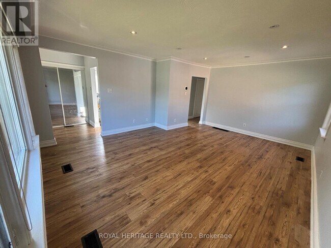 Building Photo - 81 Eringate Dr