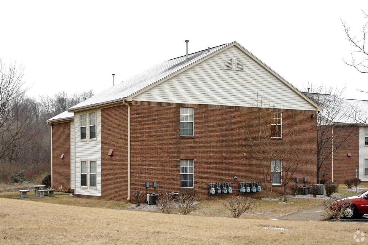 Building Photo - Lions Arms Apts I & II