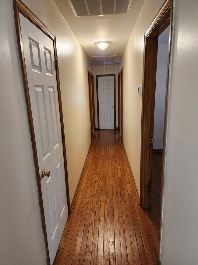 hall - 4575 Pheasant Dr