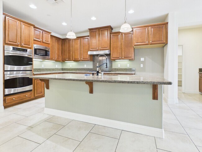 Foto del edificio - Spacious 5-Bedroom Solar Home in Blackstone with Resort Style Amenities