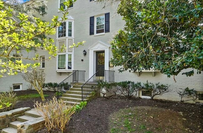 front entrance - 820 S Arlington Mill Dr