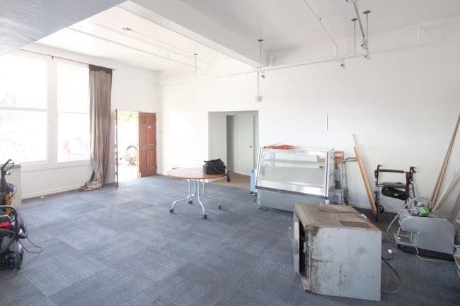 Building Photo - 3900 3rd St