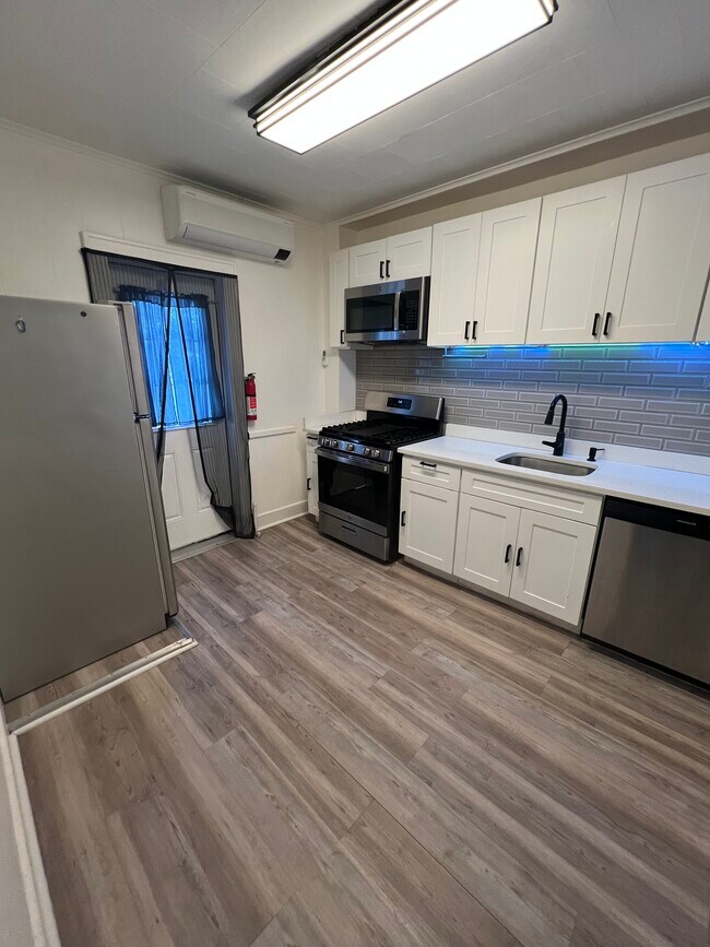 Kitchen - 437 Locust St