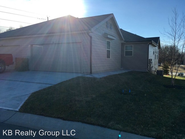 Foto del edificio - 3 br, 3 bath House - 506 SE Maple Dr