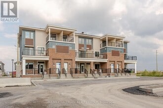 Building Photo - 290 Zenith Private