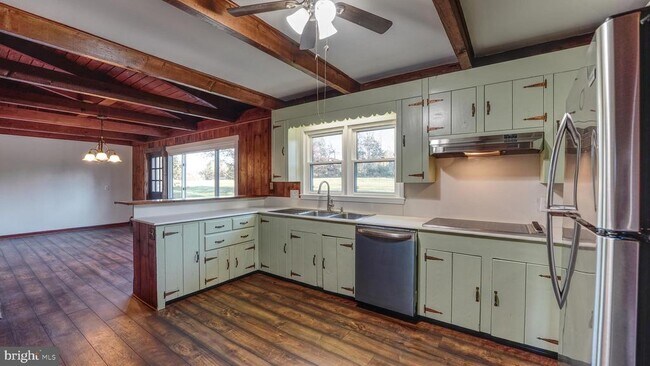 Foto del edificio - 53 Iron Bridge Rd