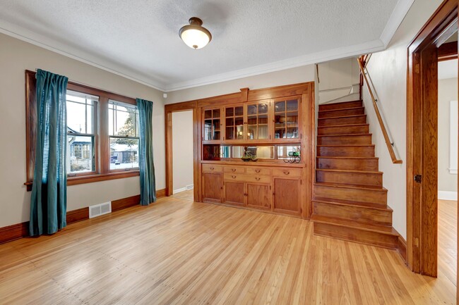 Building Photo - 4206 5th Ave South