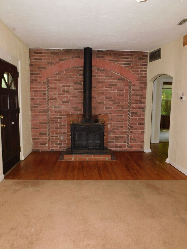 Foto del edificio - Country Living Blocks from Newnan's Lake!