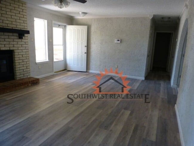 Building Photo - Nicely updated brick home.