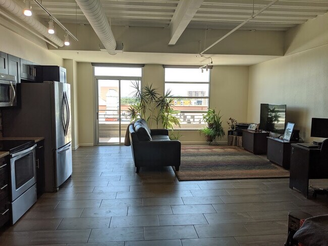 Foto del edificio - Downtown Living with great views