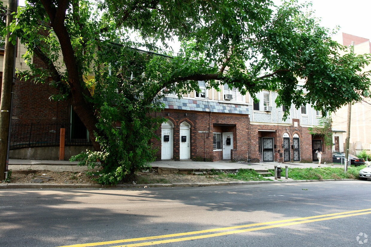 Building Photo - 13814-13820 35th Ave