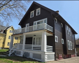 Building Photo - 9024 Yale Ave