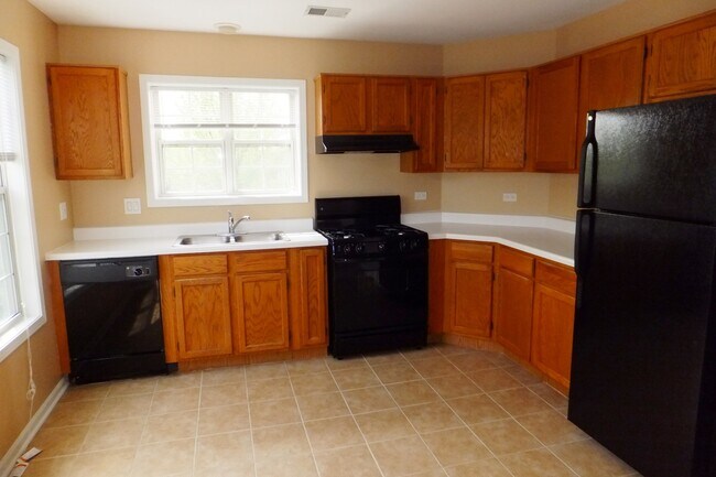Building Photo - 2940 Heatherwood Dr