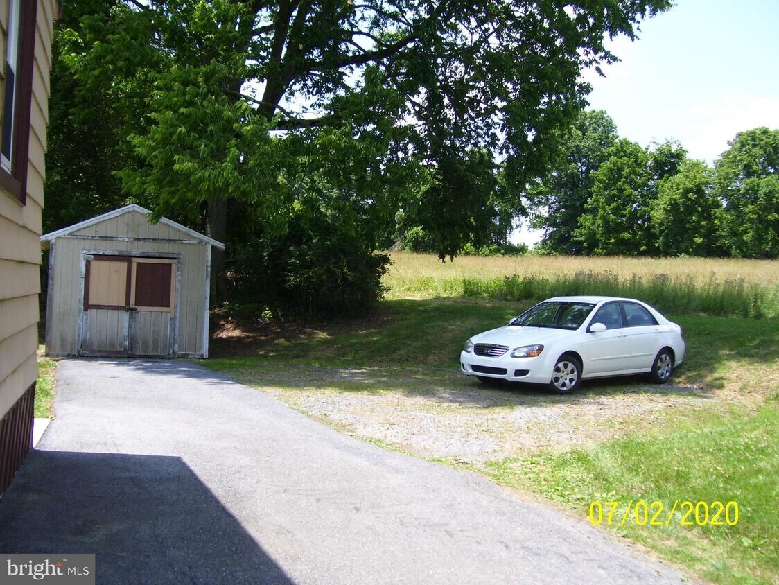 Primary Photo - 468 Middletown Rd