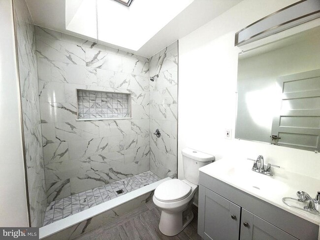 Foto del edificio - 2054 W 65th Ave