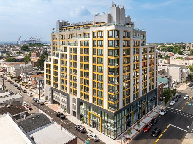 Building Photo - 285 Broadway