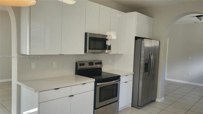 Foto del edificio - 1144 NE 39th Ave