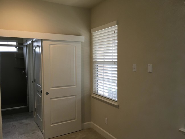 Building Photo - 262 Grazia Ave