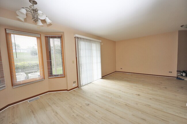 Foto del edificio - 1896 Fox Run Dr