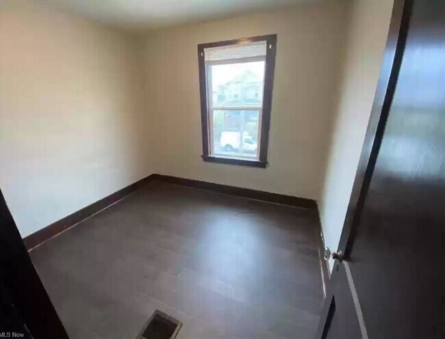 Foto del edificio - 1242 Ridge Ave