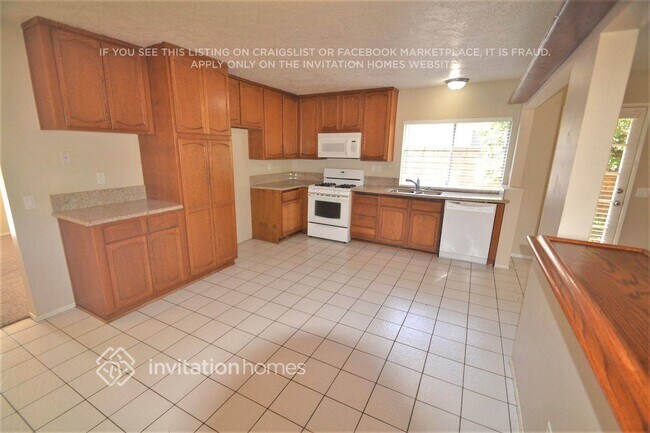 Foto del edificio - 20827 Calwood St