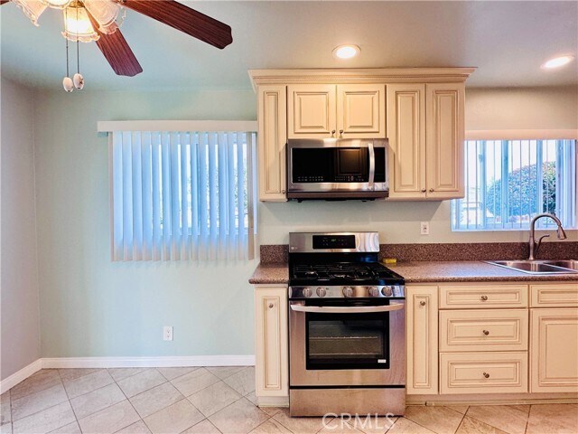 Foto del edificio - 11782 Azalea Ave