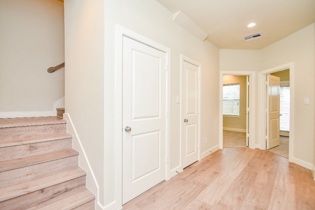 Photo - 2307 Warhol Wy House